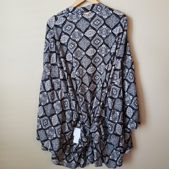 NWT Raisins Curve Black & White Coverup Size 3X - Picture 3 of 8